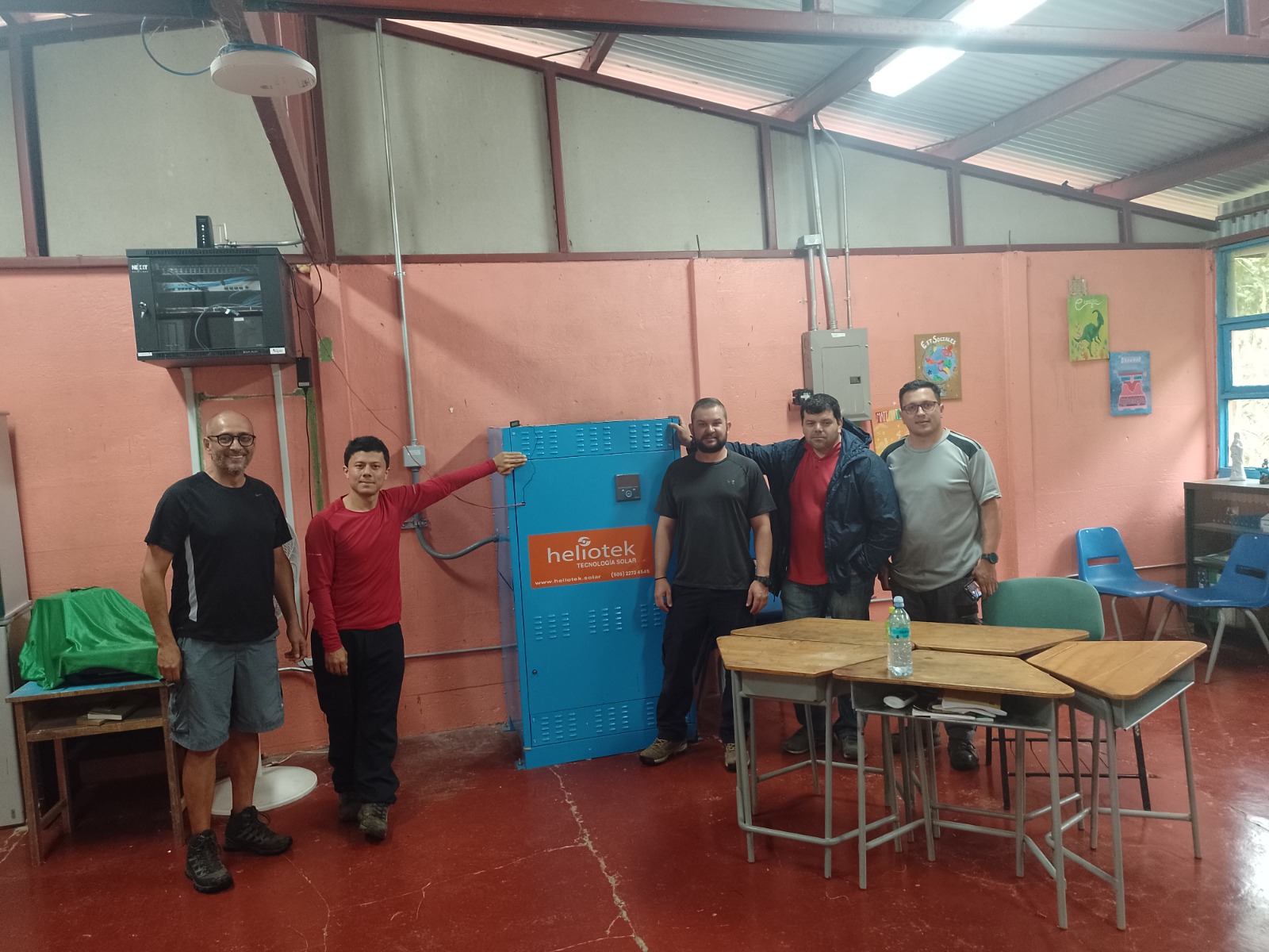Equipo técnico durante la intervención en San Agustín de Vereh