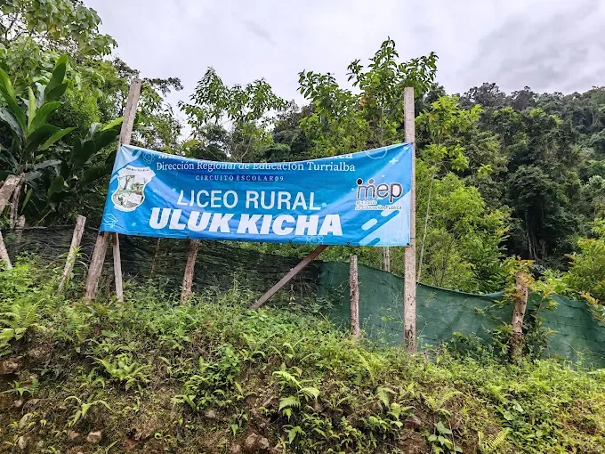 Rótulo del Liceo Rural Uluk Kichá